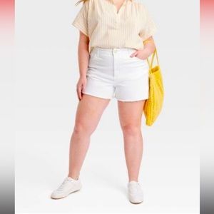Women's High-Rise Plus size Midi Jean Shorts - Universal Thread™